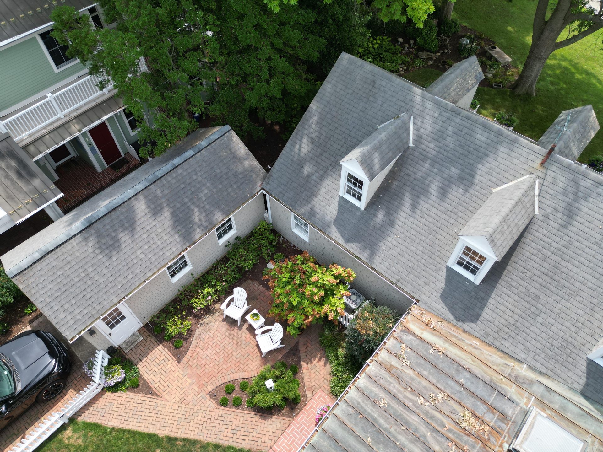 Roof soft wash before and after, Easton, MD.